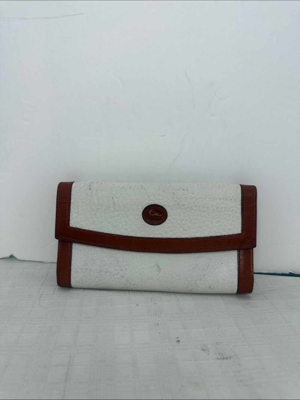 Vintage Dooney Bourke Wallet Clutch Leather White Tan USA Kisslock Organizer